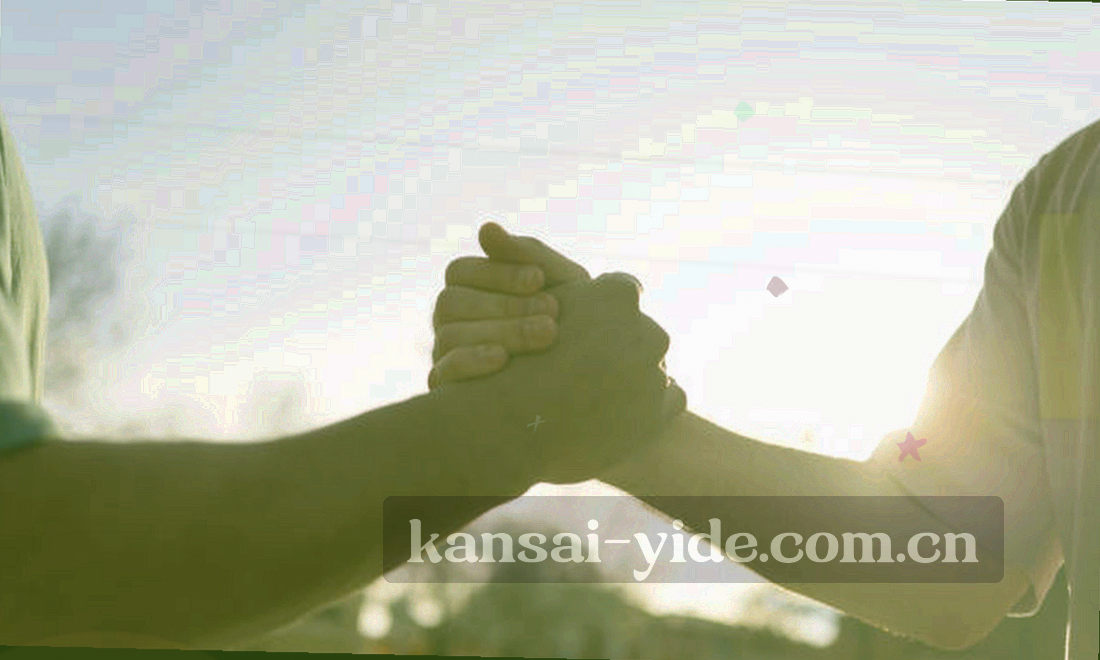 数据面板改版前后布局对照的界面示意图